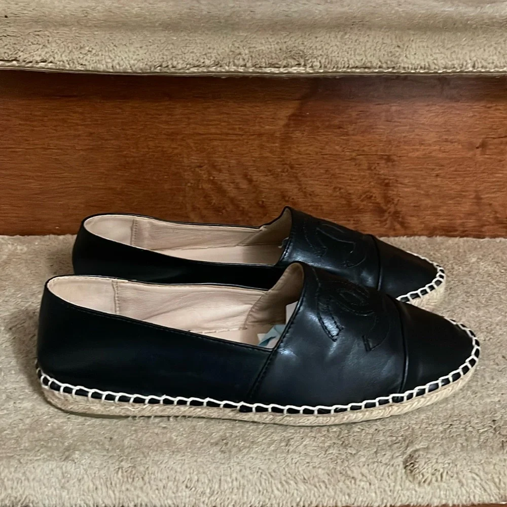 CHANEL Black Espadrilles Like New In Excellent Condition